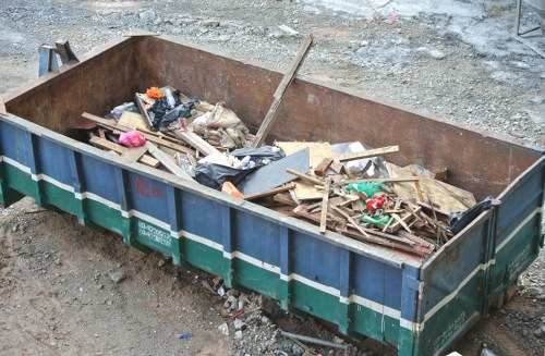 Bulky waste collection truck